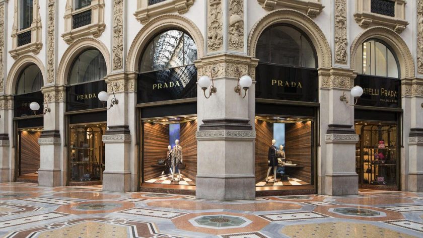 Loja da Prada na Galleria Vittorio Emanuele - Milão, Itália