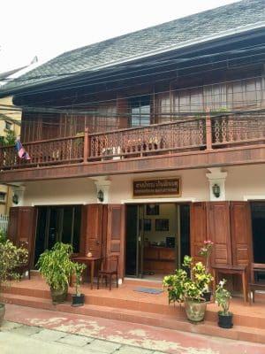 Mercado matinal local em Luang Prabang, no Laos - Nacht Market