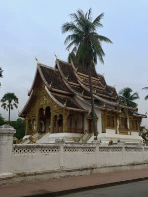 Mercado matinal local em Luang Prabang, no Laos - Nacht Market