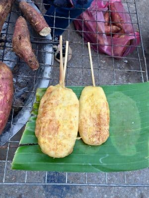 Mercado matinal local em Luang Prabang, no Laos - Nacht Market - Grilled Sticky Rice