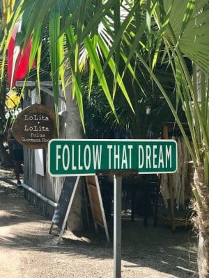 Placas divertidas em Tulum, México