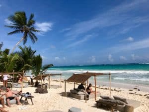 Praia em Tulum, México