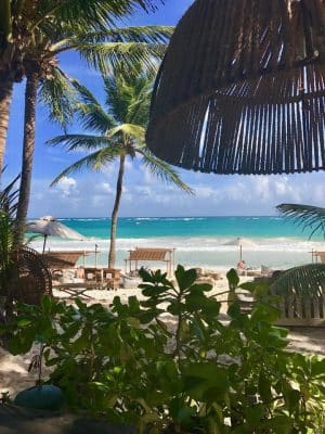 Praia em Tulum, México