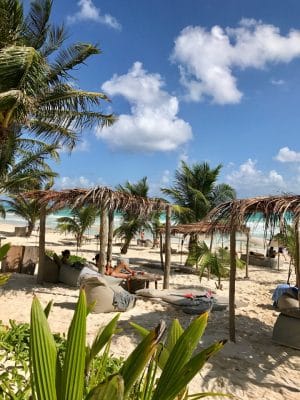 Praia em Tulum, México