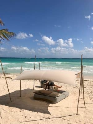 Praia em Tulum, México