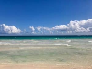 Praia em Tulum, México