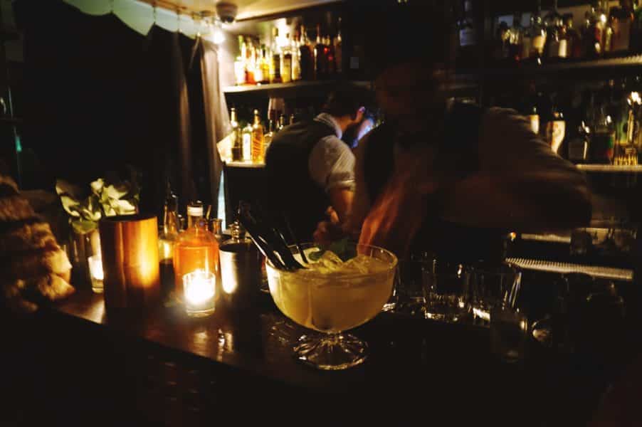 Prescription Cocktail Club 23 Rue Mazarine 75006 Paris France Prescription Cocktail Club em Paris - Dicas de Viagens