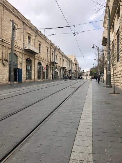 Jerusalém Light Rail, transporte público de Jerusalém.