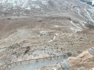 Masada. monte rochoso de topo achatado em Jerusalém