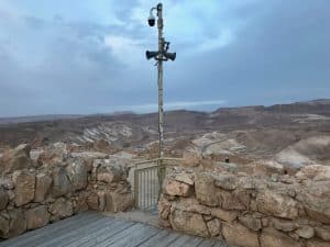 Masada. monte rochoso de topo achatado em Jerusalém