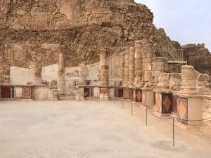 Masada. monte rochoso de topo achatado em Jerusalém