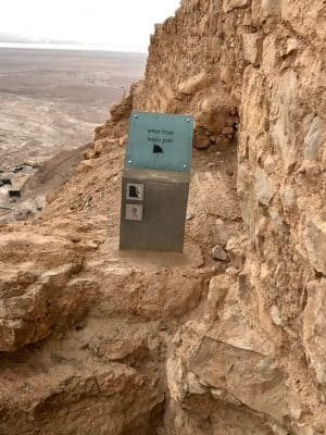 Masada. monte rochoso de topo achatado em Jerusalém