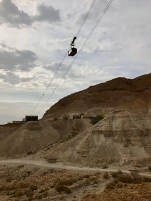 Masada. monte rochoso de topo achatado em Jerusalém